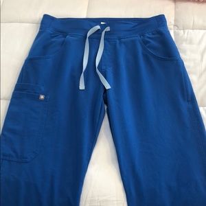 Size Small (regular length) Figs Cargo Scrub Pants